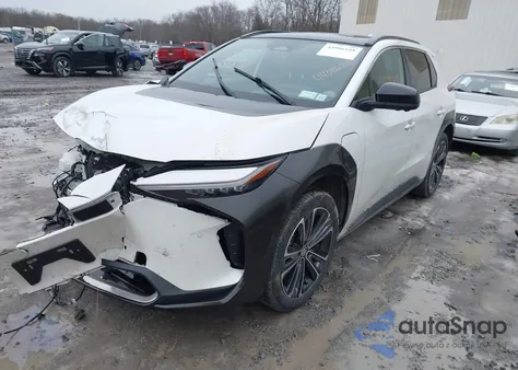 2024 Toyota Bz4X Limited из США, поврежденный, VIN JTMABACA9RA051870